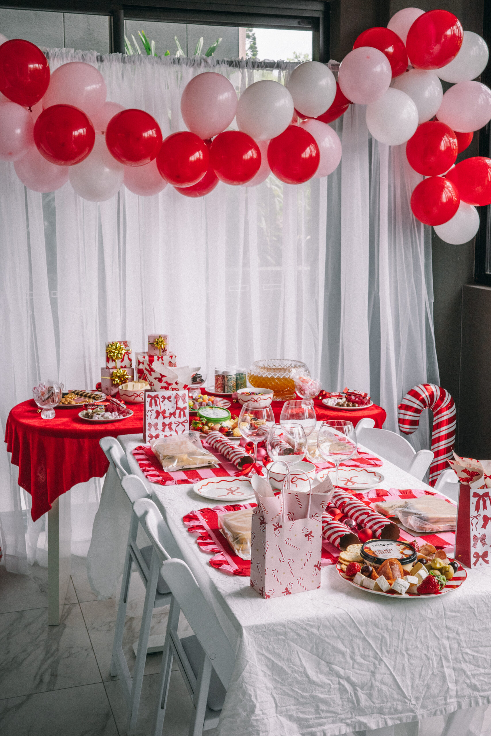 Gingerbread House Decorating Day - Codie Zofia